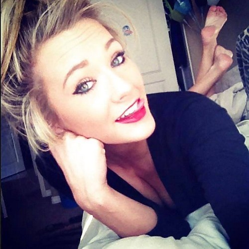 maman blonde salope va au lit iwank